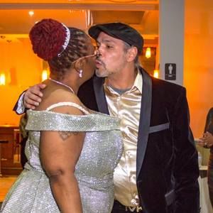 Meet your Posher, Valora